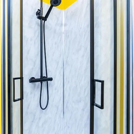 Springmill Gem * Bradford (West Yorkshire)