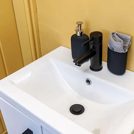 Springmill Gem Apartment